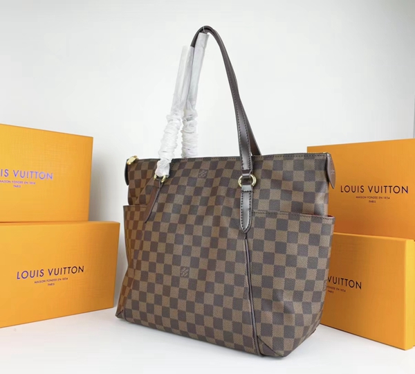 ルイヴィトンバッグ側面デザイン